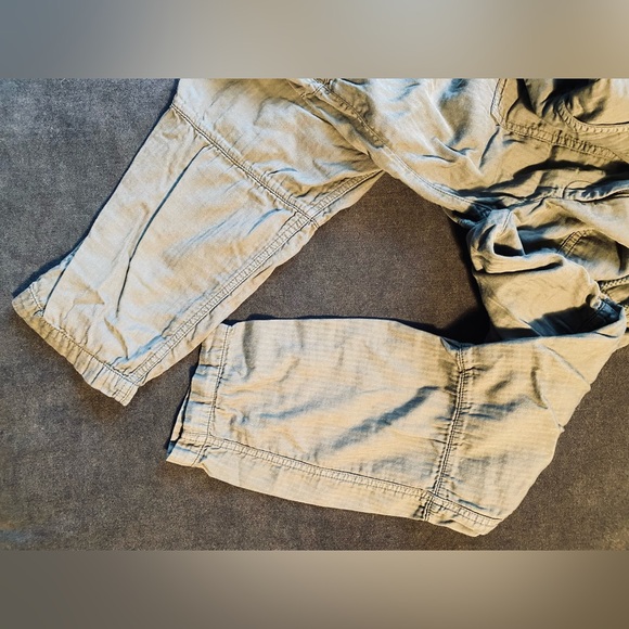 Army Green Taper Capri - Picture 5 of 6